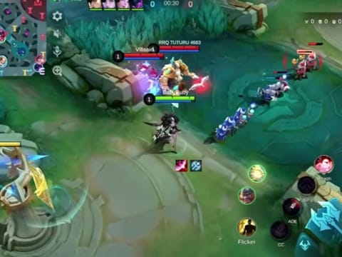 MLBB Mid Lane Guide: When to Rotate and When to Hold